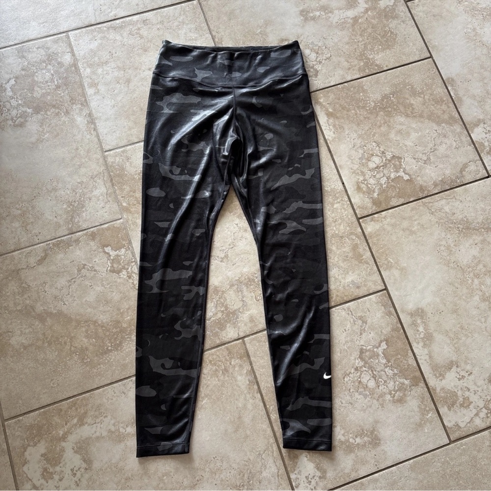 Nike Womens Mid-Rise Gray Camo Leggings Dri-Fit Metallic Shiny | Sz M